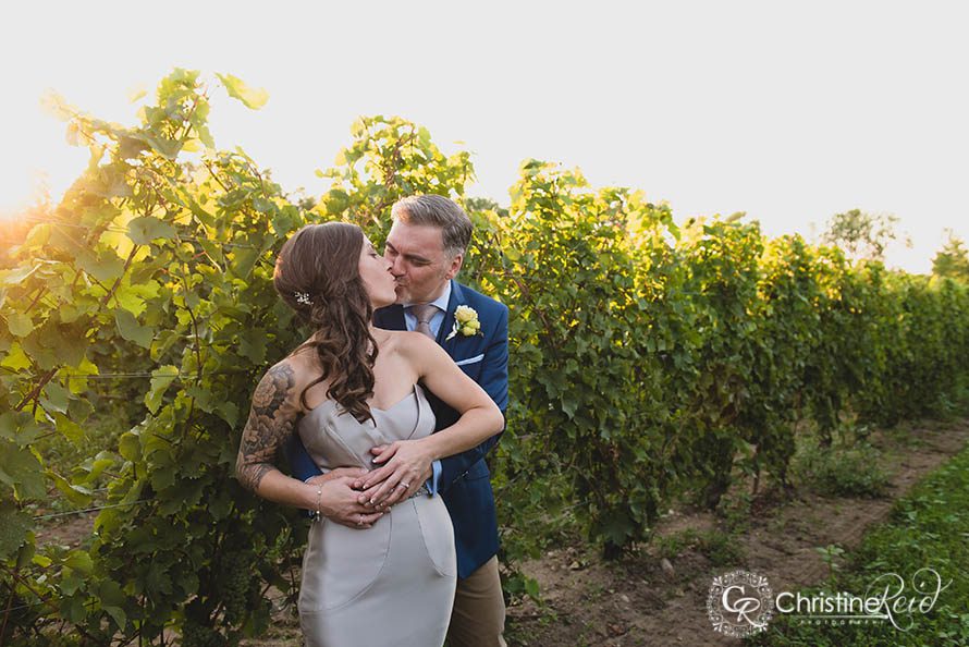 chadseys-cairns-winery-vineyard-wedding-prince-edward-county-05